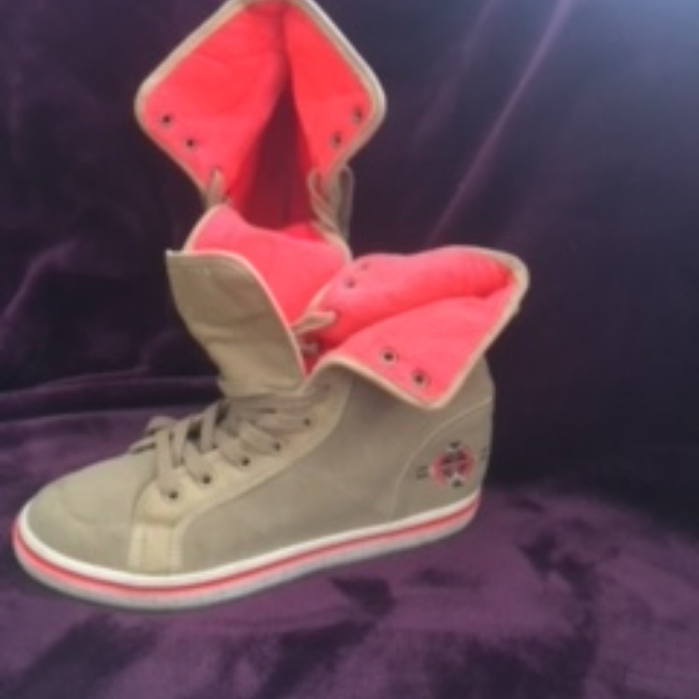 Call it Spring Tan Suede/Canvas Walkers